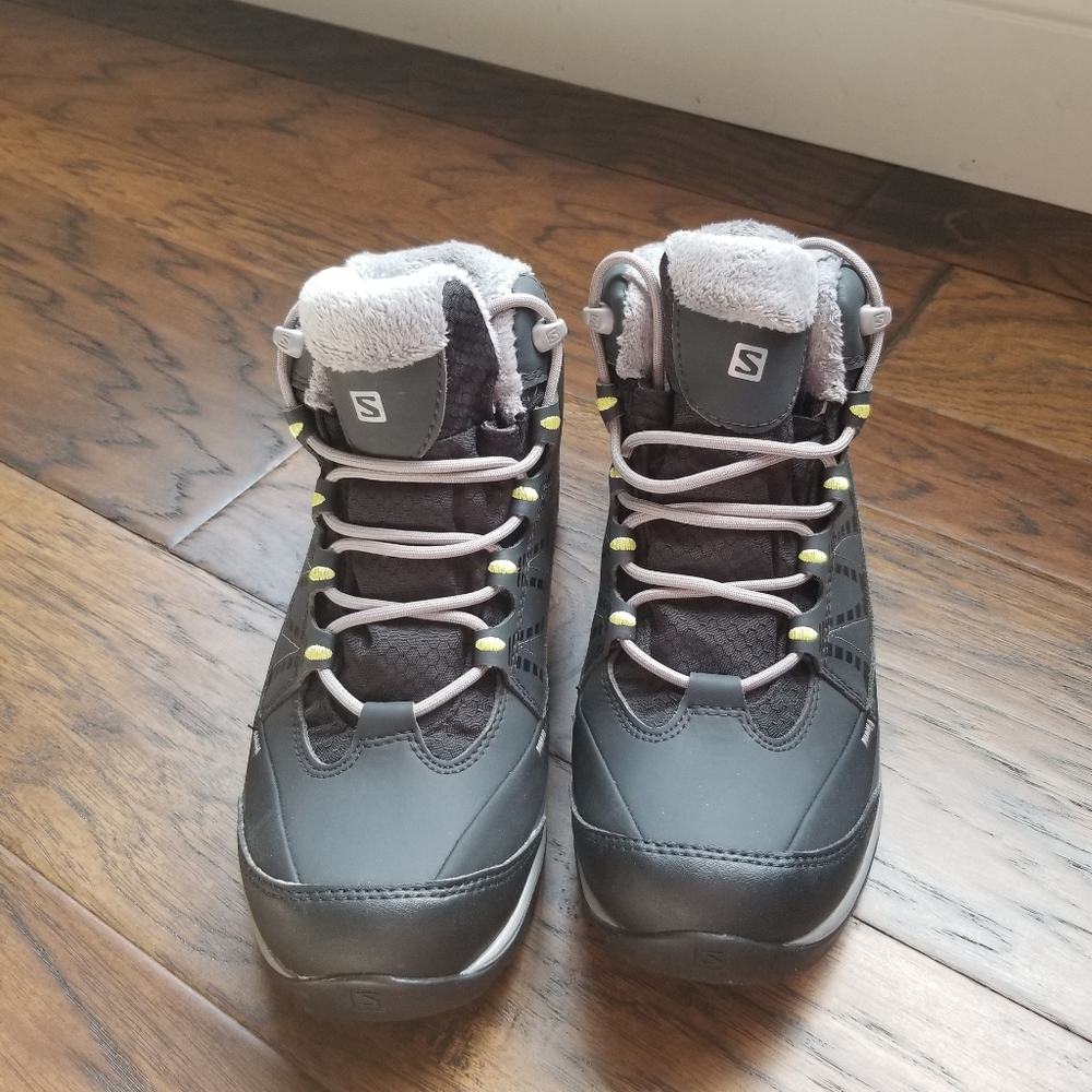 Size 6 Salomon Climatherm Waterproof Winter Boots.